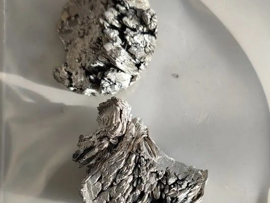 الصين 99.5 Terbium Metal Tb Rare Earth لمسحوق الفلورسنت المزود